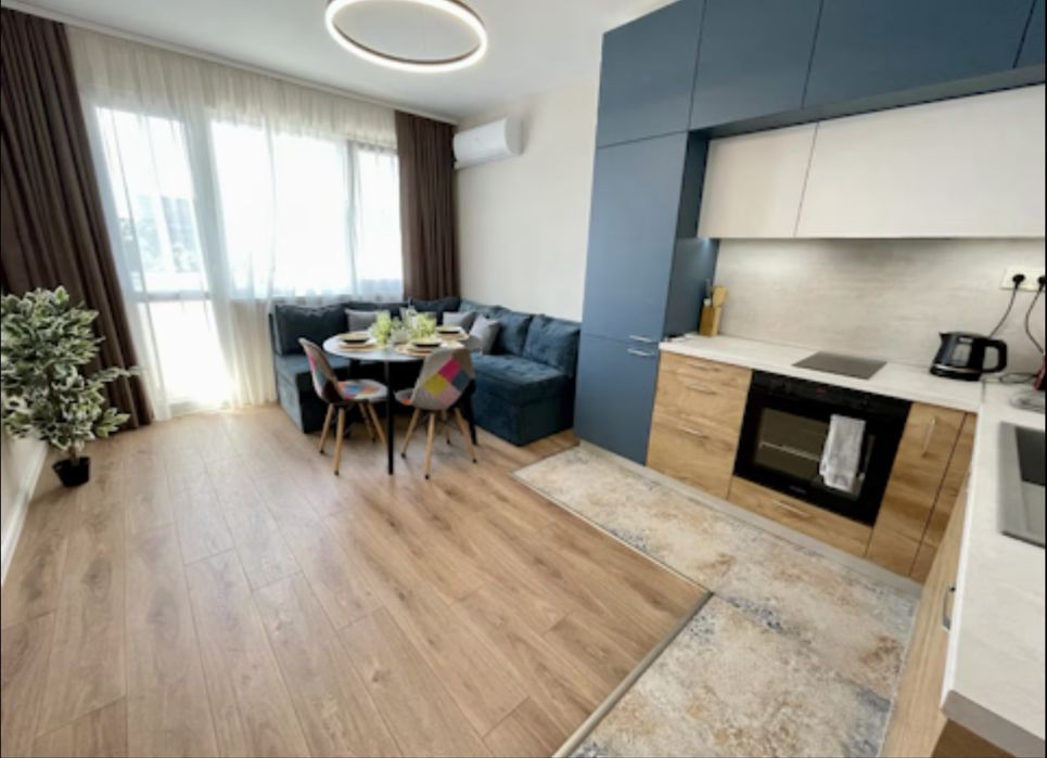 Тристаен за нощувки Central Escape 105€