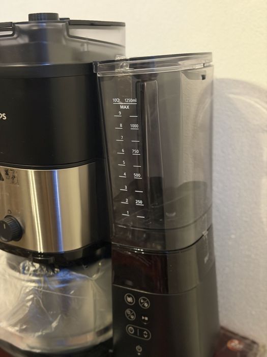 Cafetiera Philips HD7900/50 All-in-1 Brew, rasnita integrata, Recipient dublu pentru boabe de cafea.
