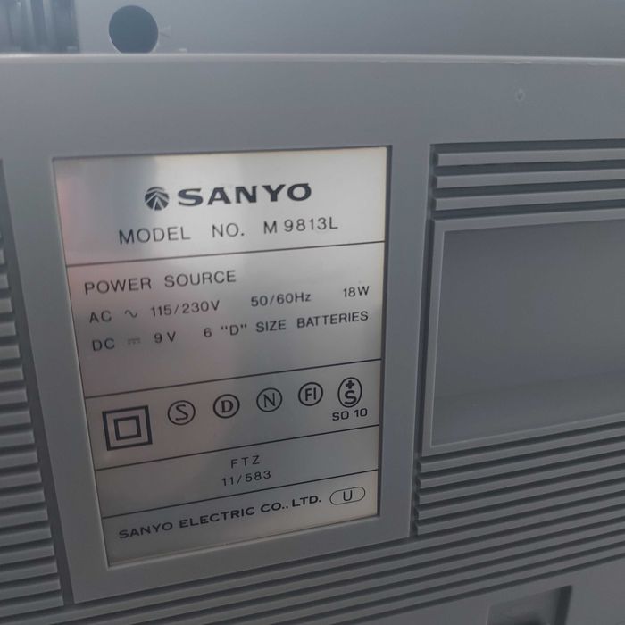 Японско Sanyo M9813L от