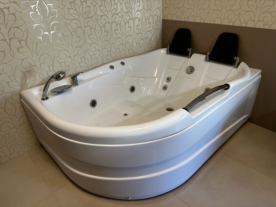 Vand cada cu hidromasaj  cu baterie inclusa