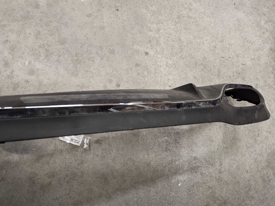 W213 AMG дифузьор за задна броня