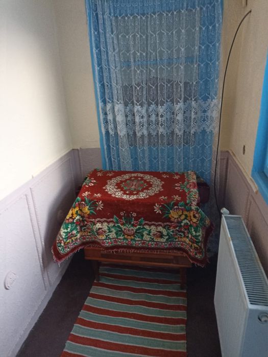 Inchiriez Camera la Curte, utilități incluse in buget