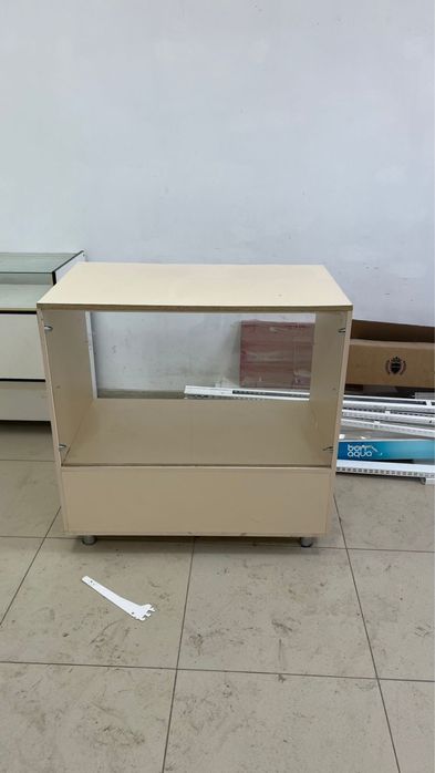 Столы для магазина офиса дома и тд