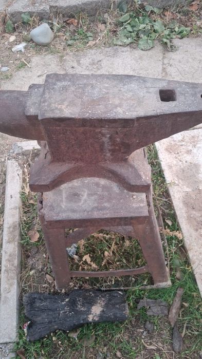 Наковальня в отличном состоянии