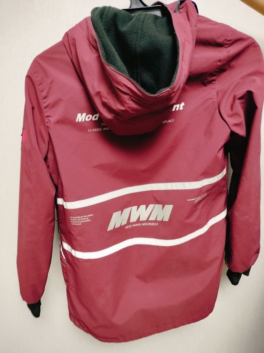 Продам куртку осень весна