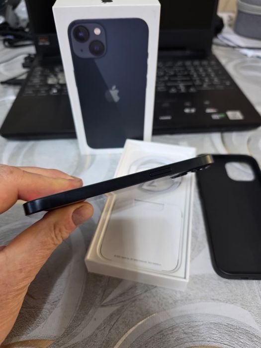 iPhone 13 , 128 гб , черный .