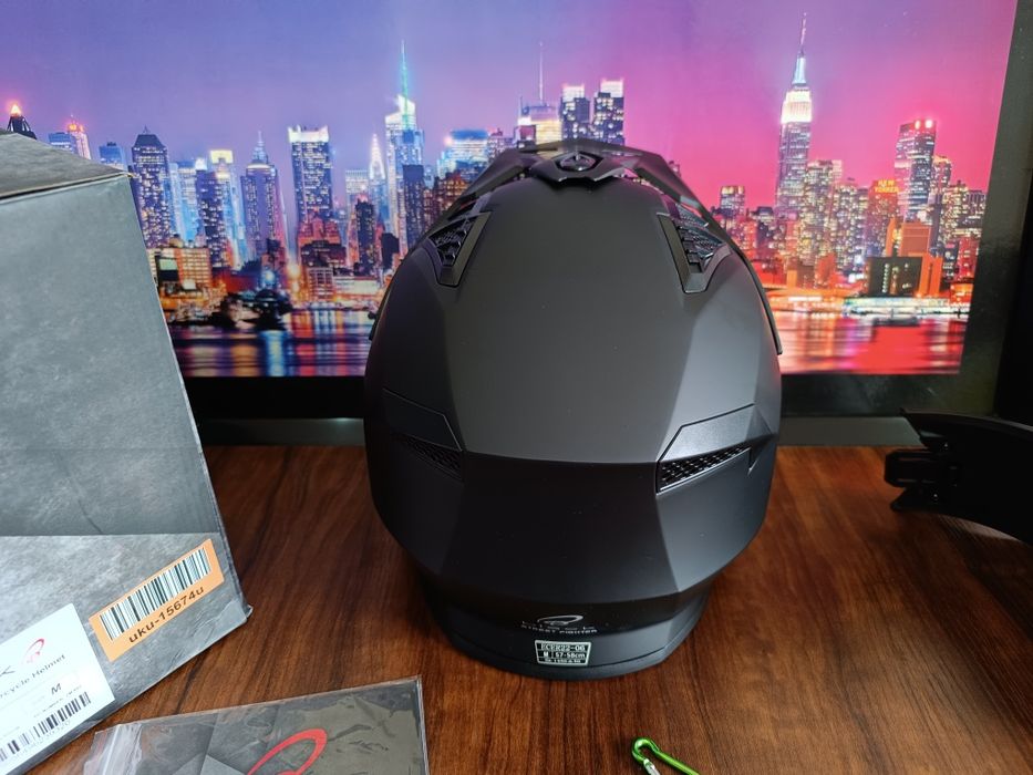 Мото шлем от бренда BLACK STREET