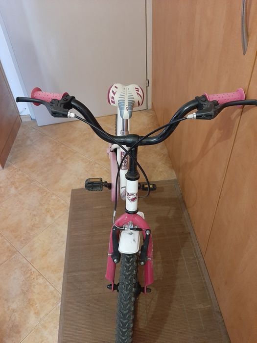 Детско колело с помощни колела