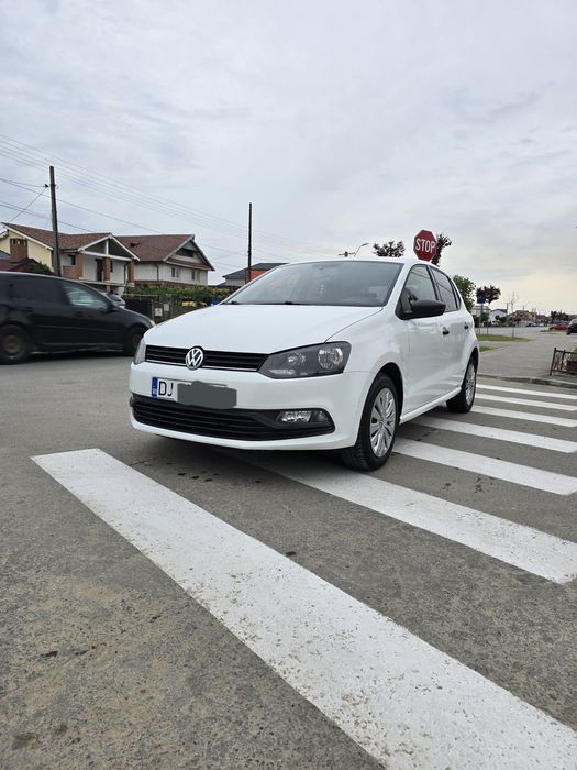VOLKSWAGEN Polo