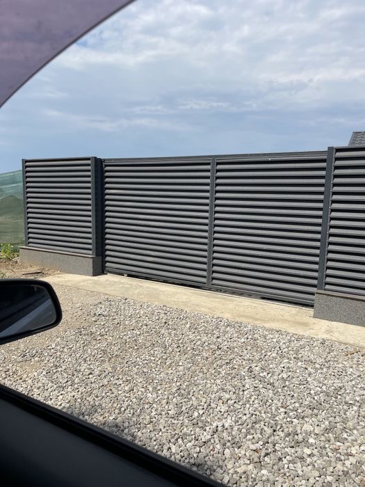 Executam garduri diferite modele