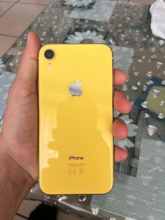 IPHONE XR Запазен и работи нормално.