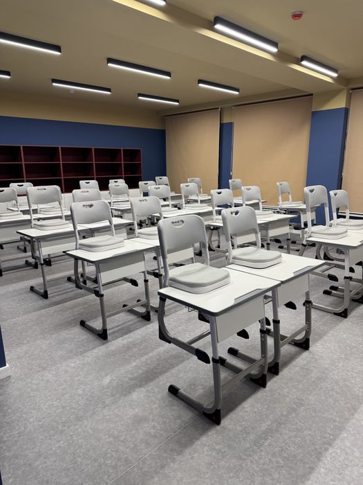 Парта школьная с регулировкой высоты