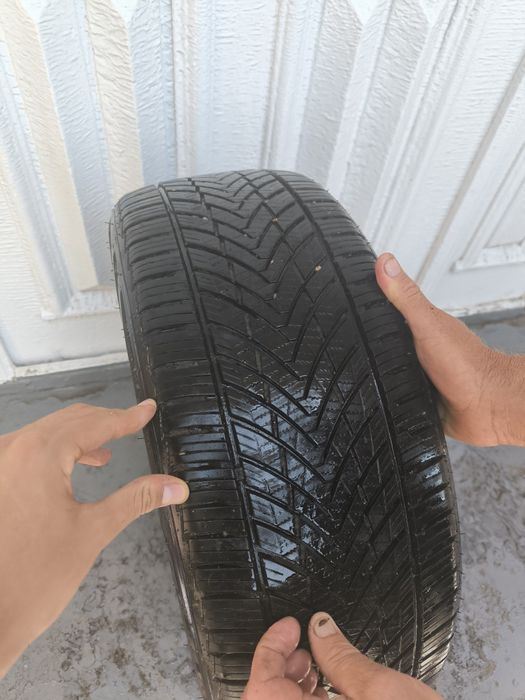 Vând anvelope de audi în stare impecabilă.