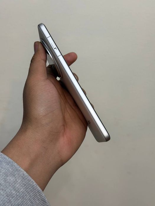 Oppo find x8 pro 16/512 94акб