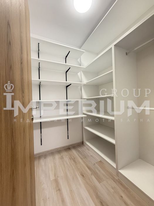 Нов двустаен апартамент под наем в района на Централна Поща, град Вар