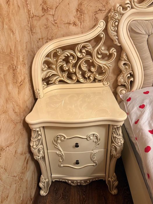 Продам спальный гарнитур и манеж