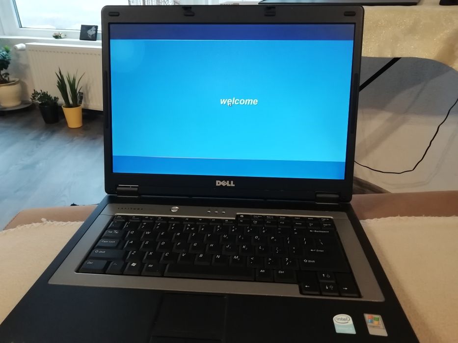 Laptop Dell mare