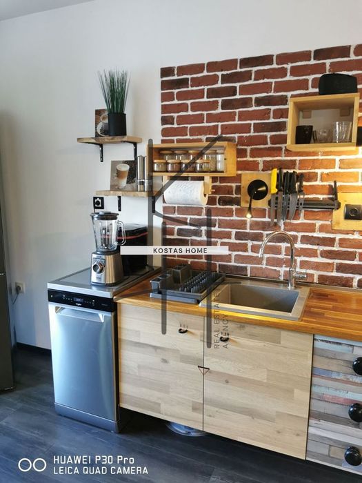 Продава се Тристаен апартамент в Варна, Възраждане 2 - 133 кв.м за 1918 €/кв.м - Снимка #2