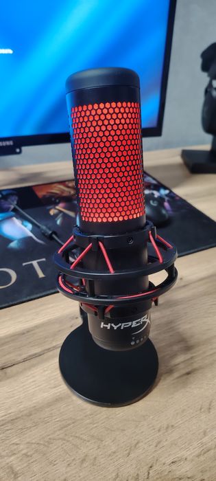 Микрофон HyperX Quadcast