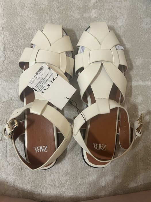 Босоножки под ZARA