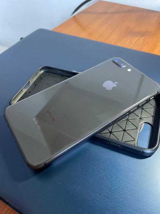 iPhone 8 PLus 64 GB