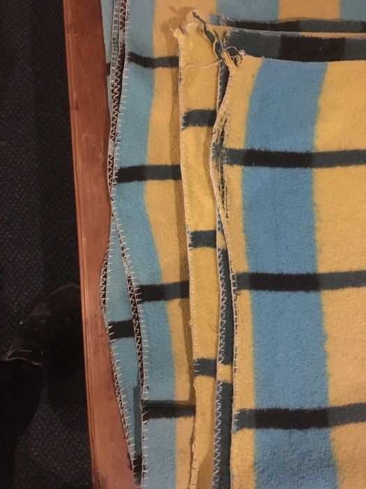 одеала вълнени, по-тънки  148х175 см - 2 бр х 18 лв