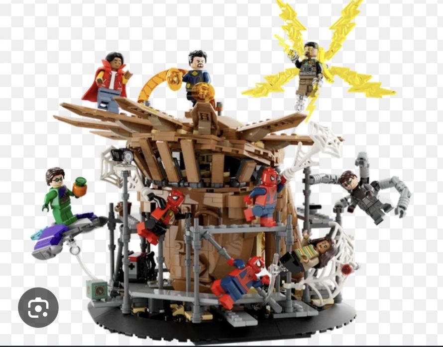 Набор лего Человек паук статуя свободы