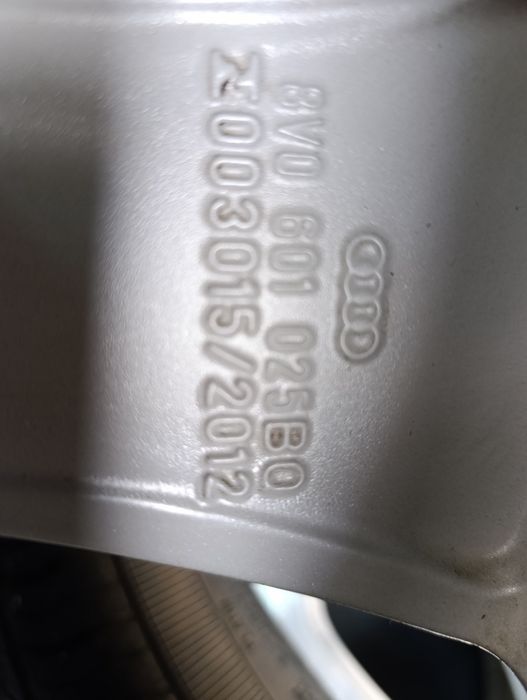Jante originale Audi A3 anvelope vară Platin 225 40 18 dot 2023 , 8mm