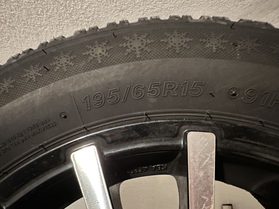 Продавам джанти 5х100 15’ със зимни гуми 195/65/15