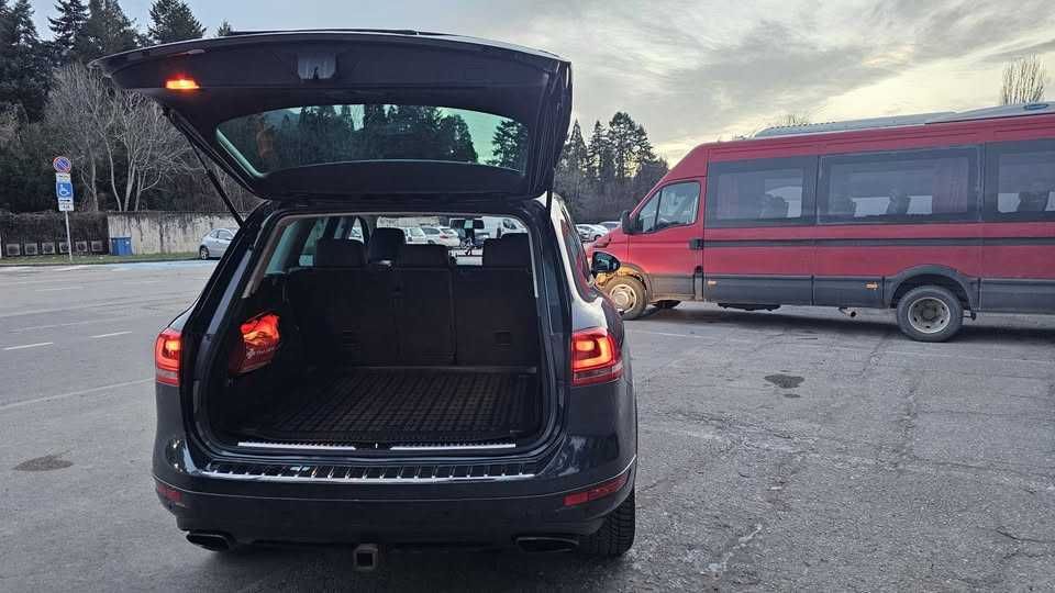 Гумена стелка за багажник съвместима с VW Touareg II (2010-2018)