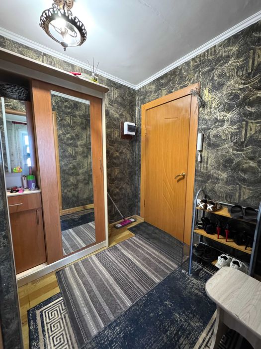 Продам 2-х ком. квартиру Королева 92