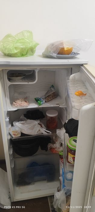 Xolodilnik Sharp muzlatgich 1mln