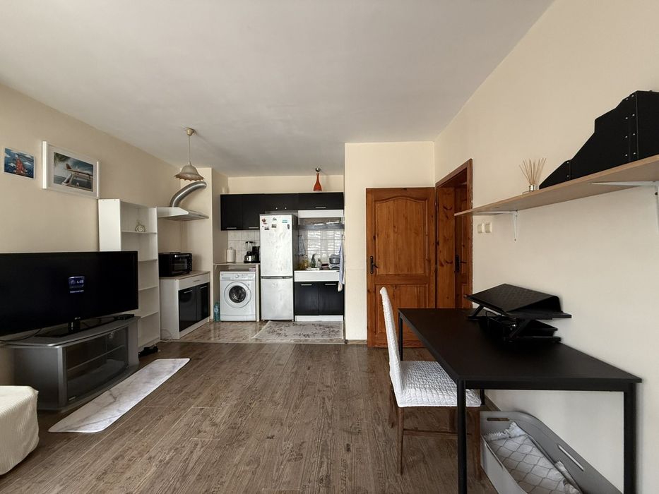 Дава се под наем Двустаен апартамент в Варна, Спортна зала - 52 кв.м за 433.5 € - Снимка #1