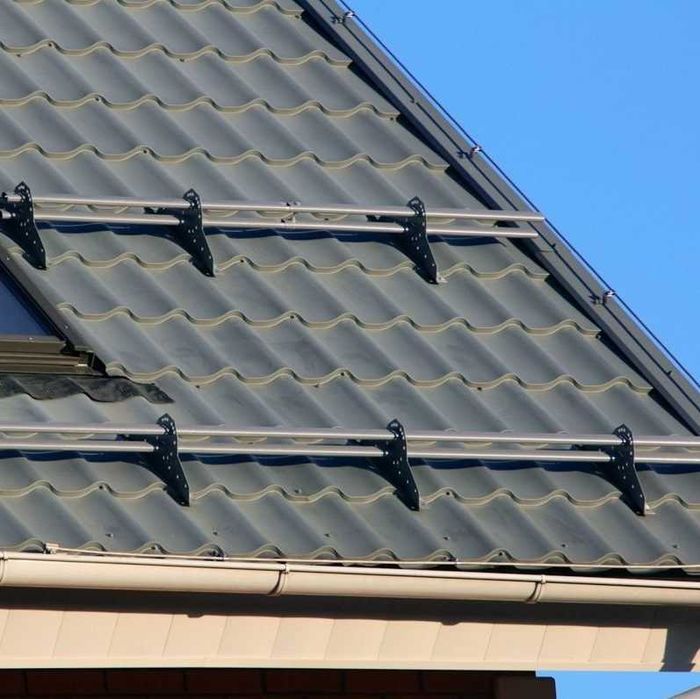 Снегозадержатель трубчатый для кровли. Ограждение, вентиляция, мостики