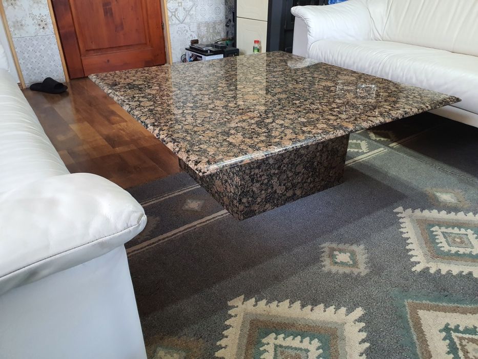 Masa din granit fosilizat 100cm×100cm made in Germany
