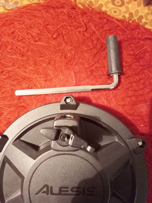 Алесис падове Alesis