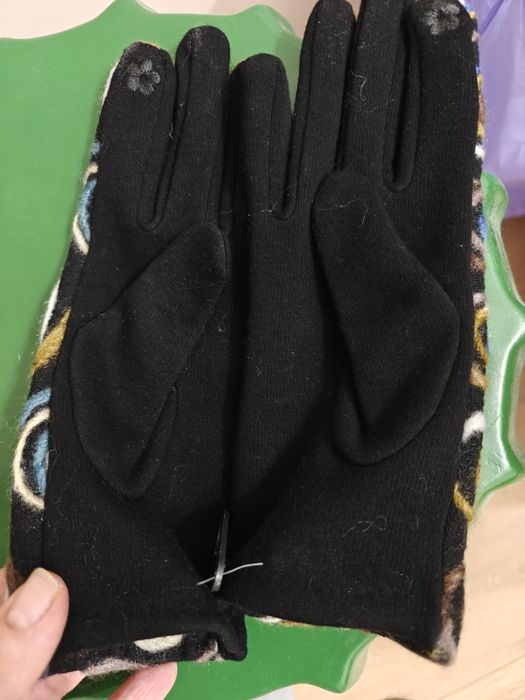 Цветни ръкавици чисто нови