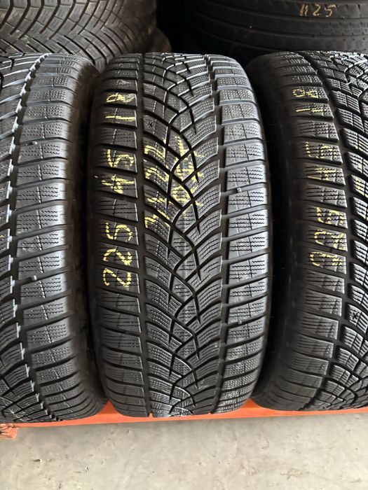 Anvelope Iarna 225/45/18 GoodYear UltraGrip Performance RFT 225 45 18 R18