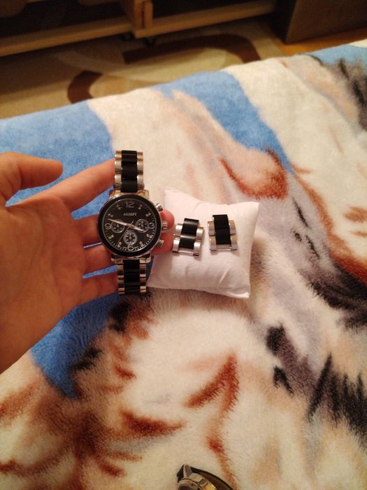 Часовник на Aksept оригинален