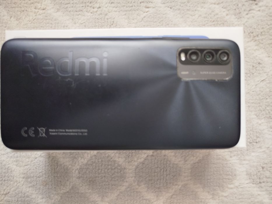 Redmi 9T в не рабочем состоянии.