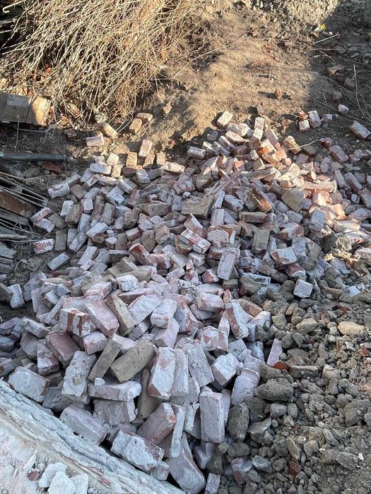 Caramizi rezultate din demolare