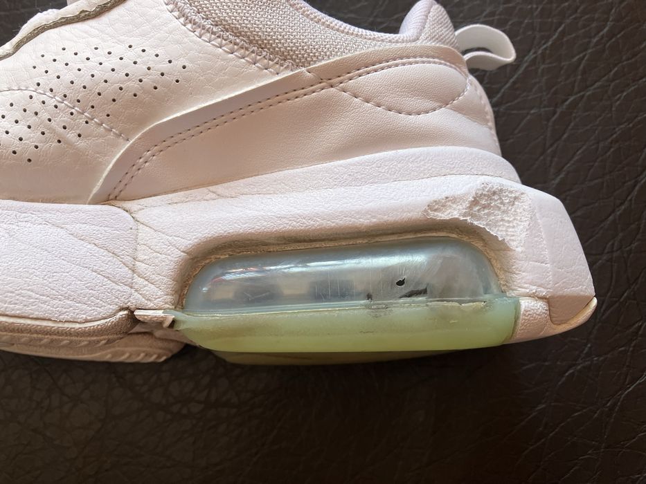 Маратонки NIKE W AIR MAX VERONA 38.5