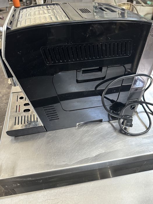 Каферобот Delonghi Autentica