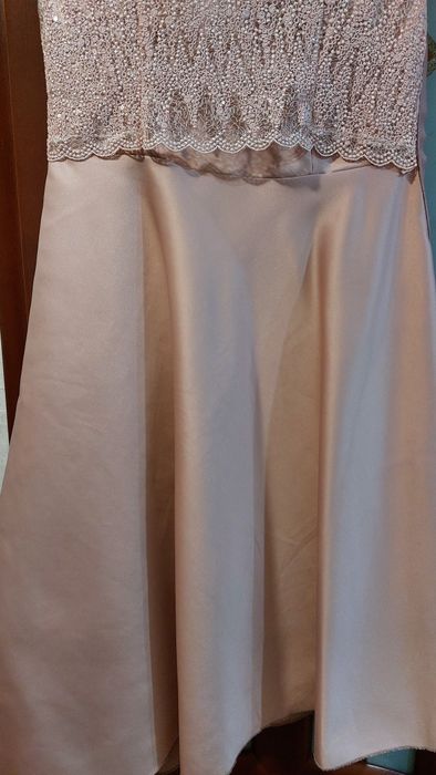 Продам платье красивое