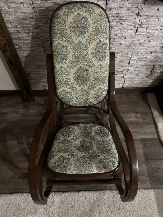 Дървен люлеещ ретро стол