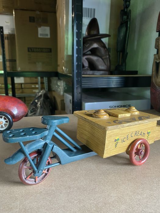 Винтидж триколка за сладолед от дърво