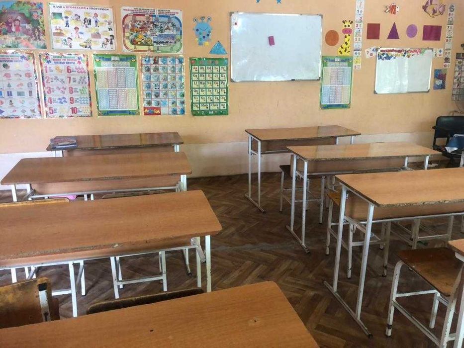 Парты со тульями