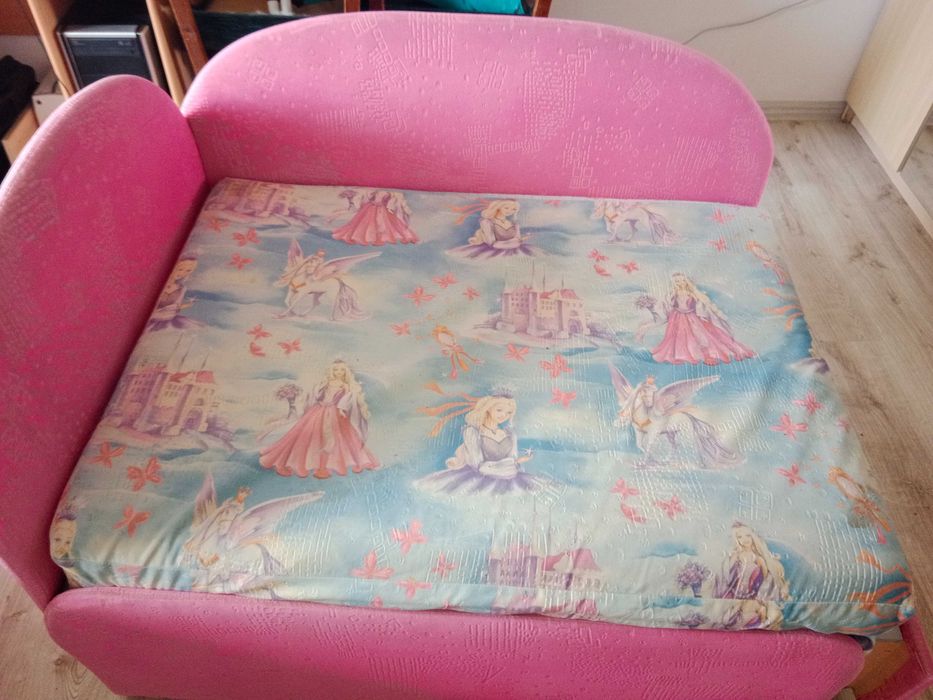 Кровать детская розовая
