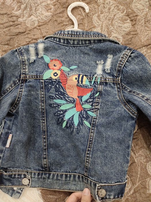 Продам детскую джинсовку на девочку