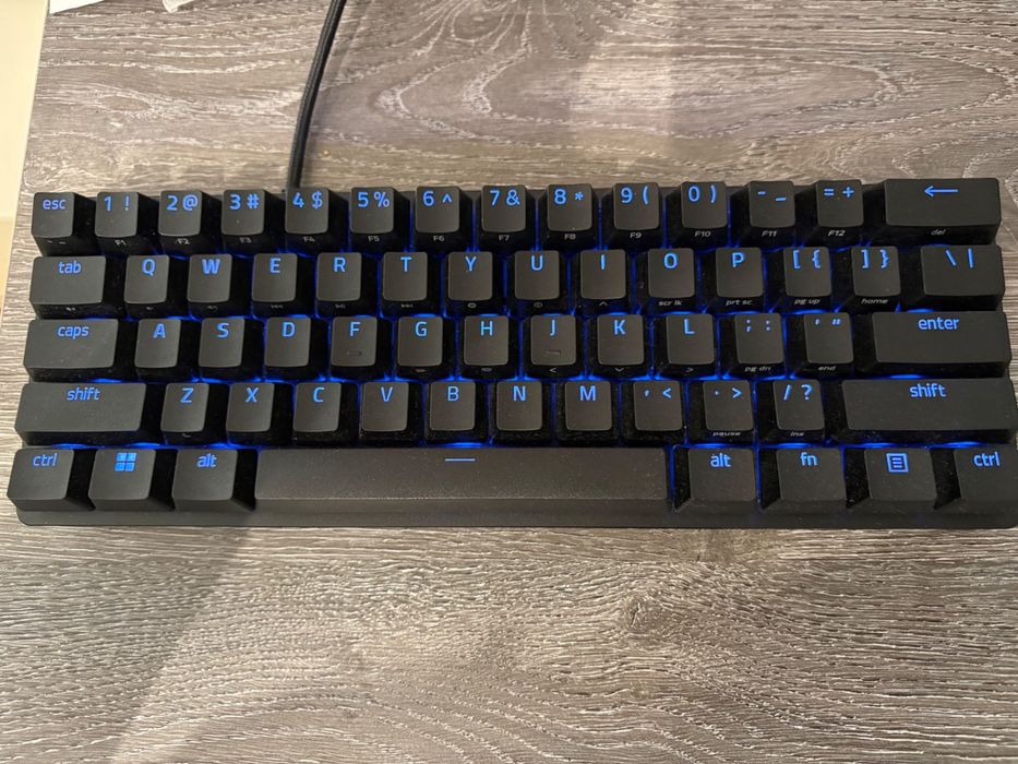 Пълен Гаранционен Gaming Setup Ryzen 7 5700X / RTX 4060 / 32GB / 180Hz + Razer периферия